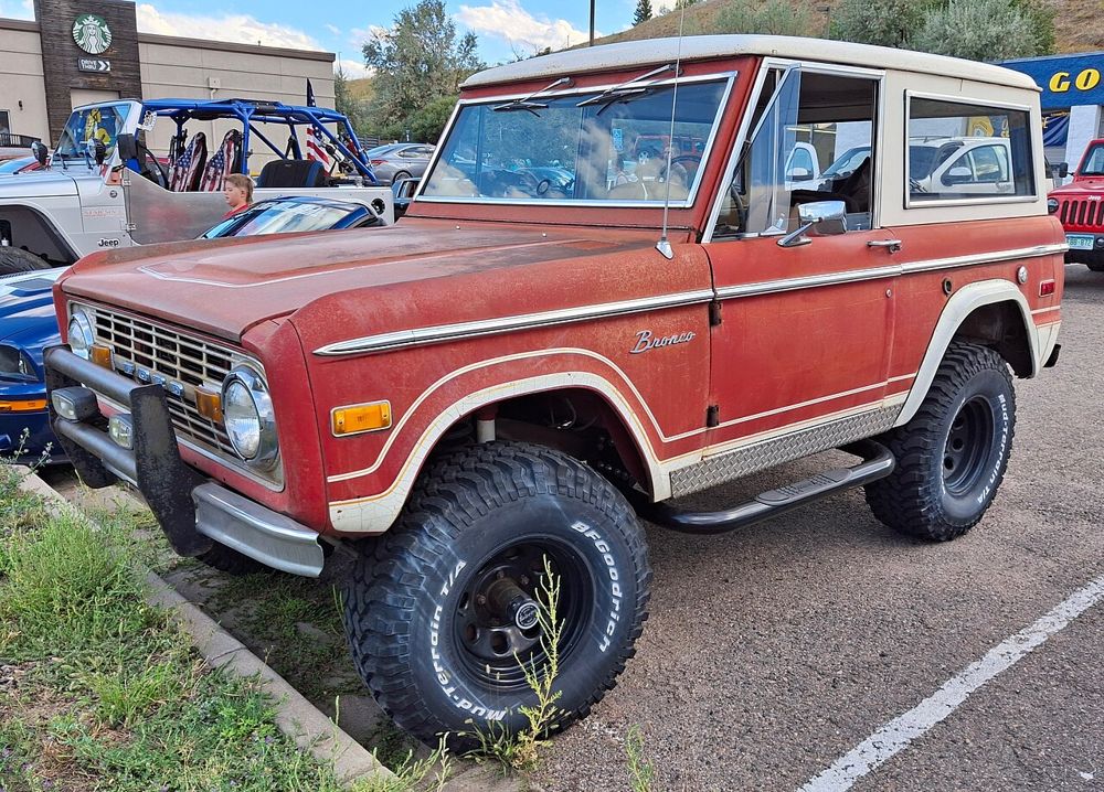 1972 Ford Bronco: 1970–1972 Ford Bronco, Golden Super Cruise 2026-09-05