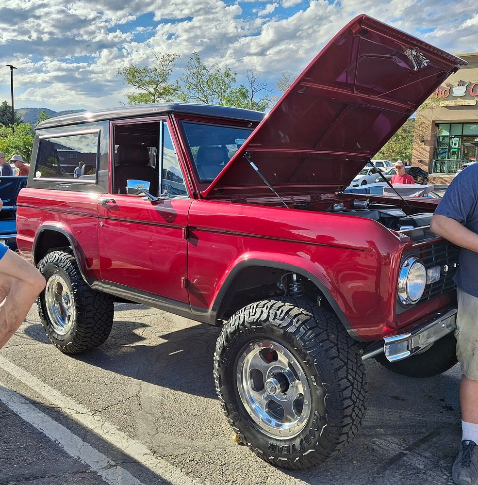 1972 Ford Bronco: 1972 Ford Bronco, red, Golden Super Cruise 2026-09-05