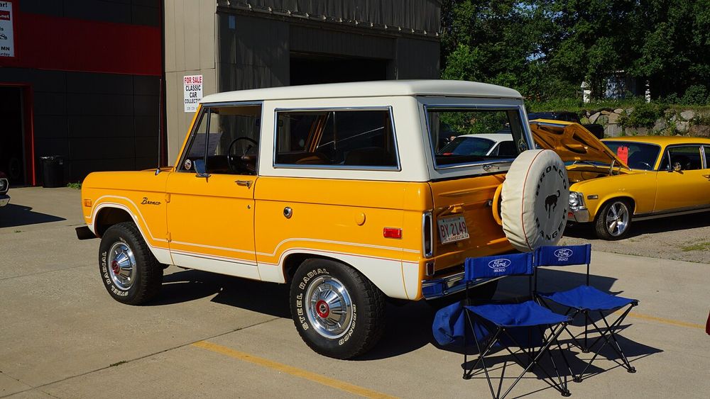 1975 Ford Bronco: 1975 Ford Bronco; Annandale, MN (28396973647)